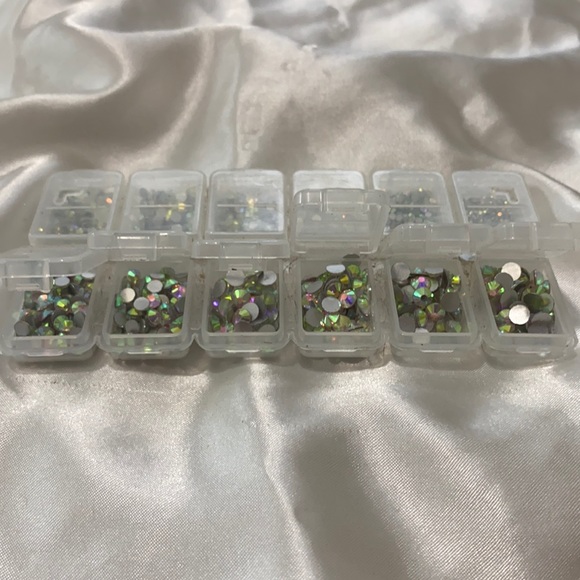 Nail diamonds - Picture 1 of 3